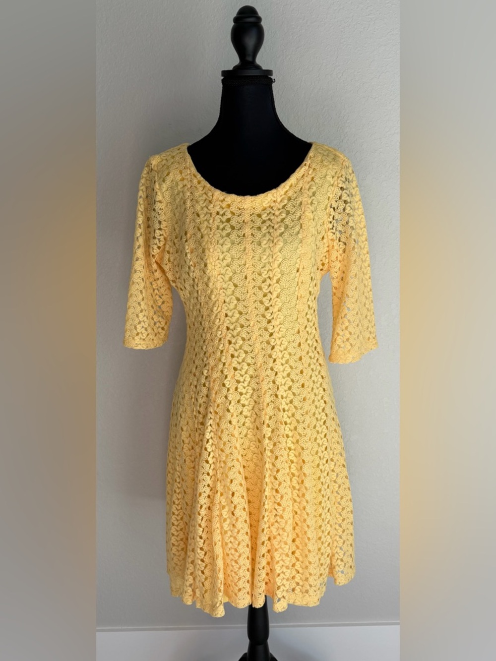 EUC Rabbit Designs Yellow Crocheted Lace Midi Dress with‎ Short Sleeves, Size 14